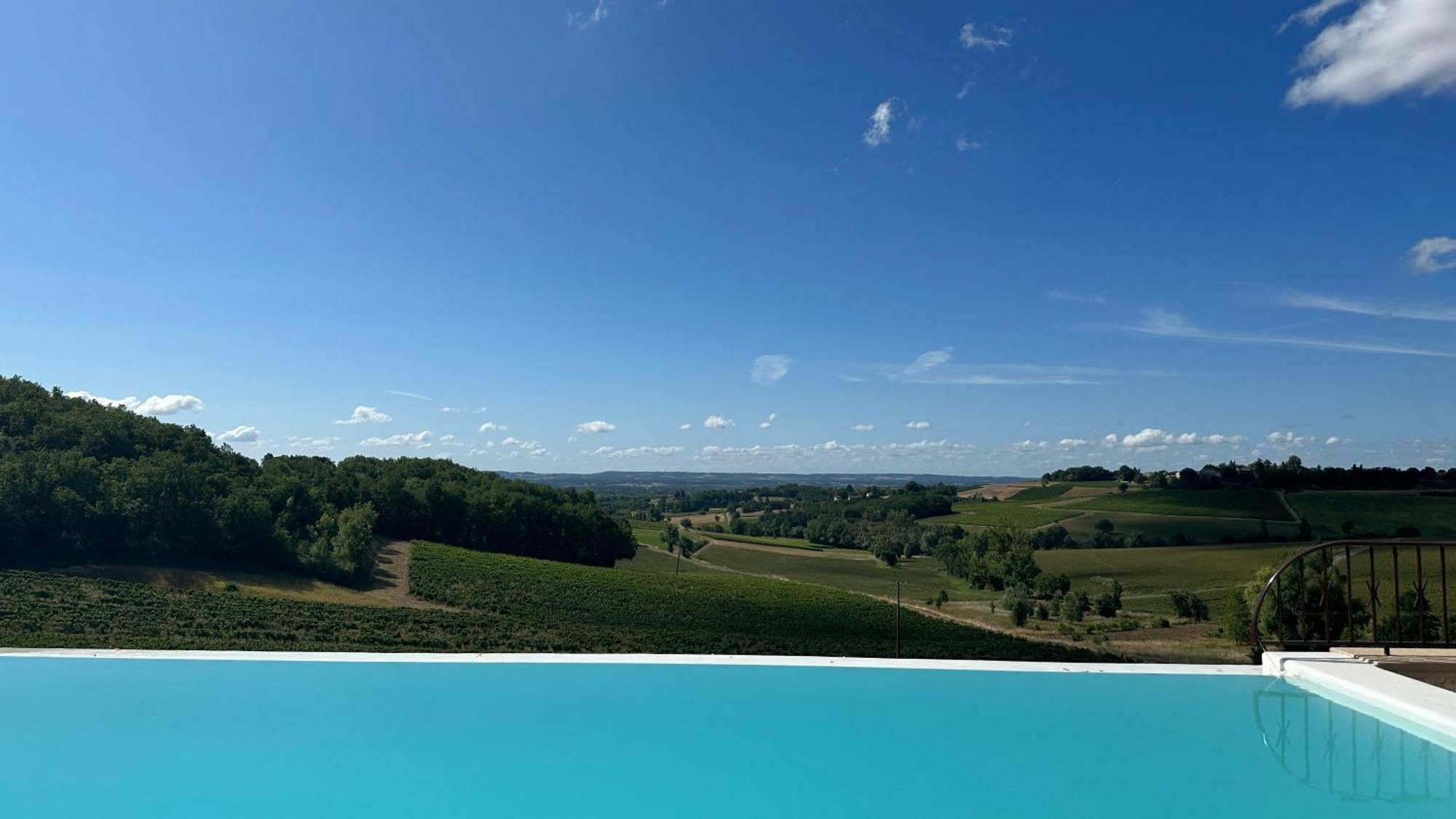 Chateau Lecusse - La Grande Roche - Hotel, Spa, Boutique & Restaurant Broze Bagian luar foto