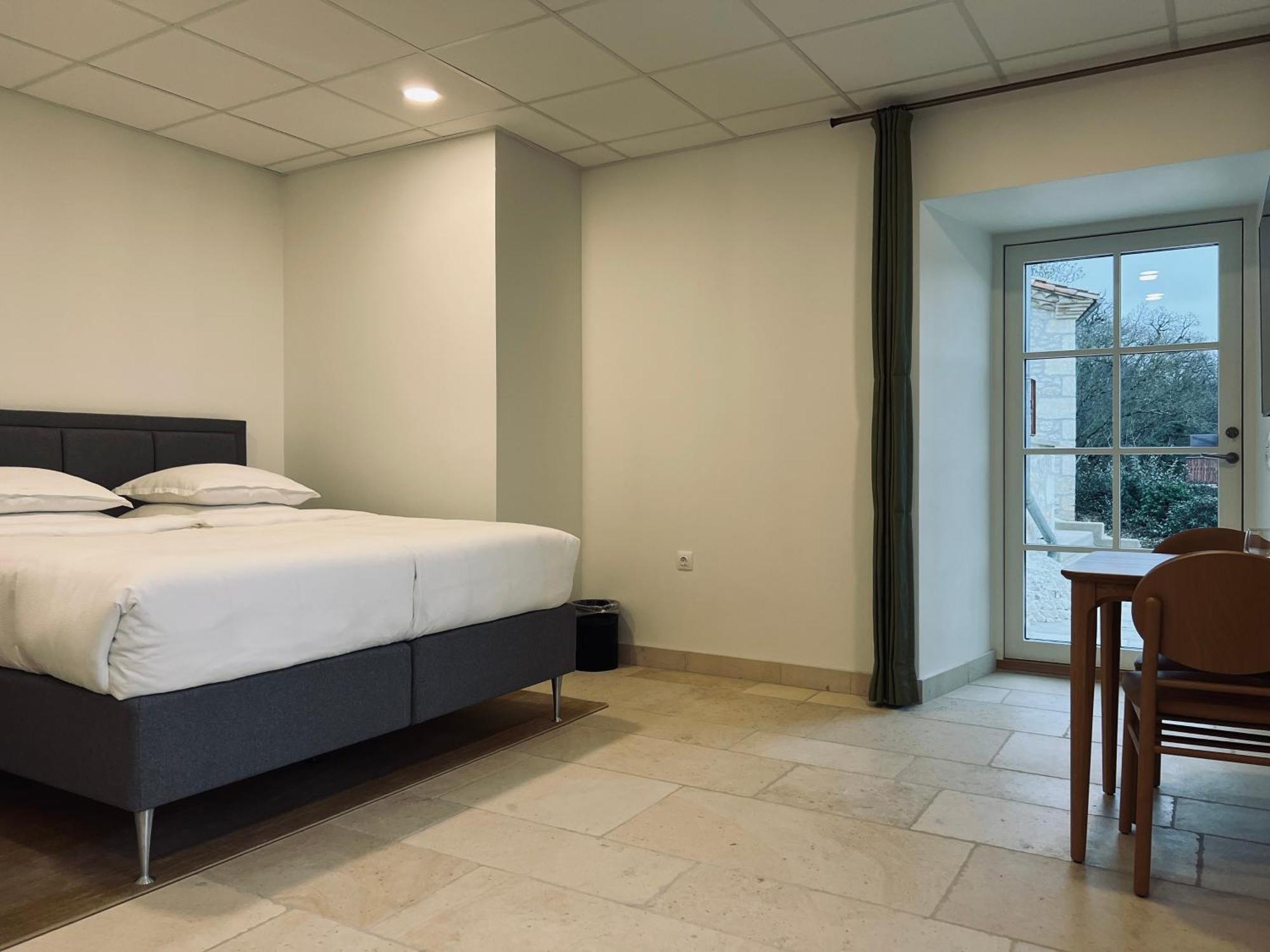 Chateau Lecusse - La Grande Roche - Hotel, Spa, Boutique & Restaurant Broze Bagian luar foto