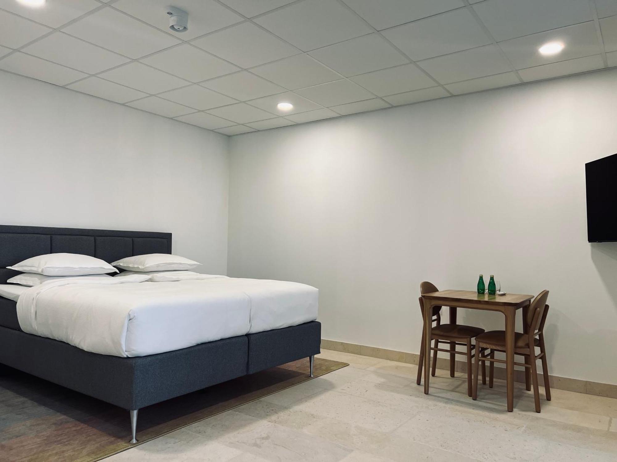 Chateau Lecusse - La Grande Roche - Hotel, Spa, Boutique & Restaurant Broze Bagian luar foto
