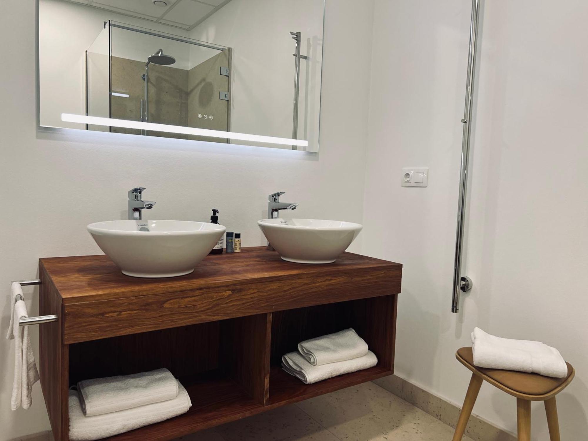 Chateau Lecusse - La Grande Roche - Hotel, Spa, Boutique & Restaurant Broze Bagian luar foto