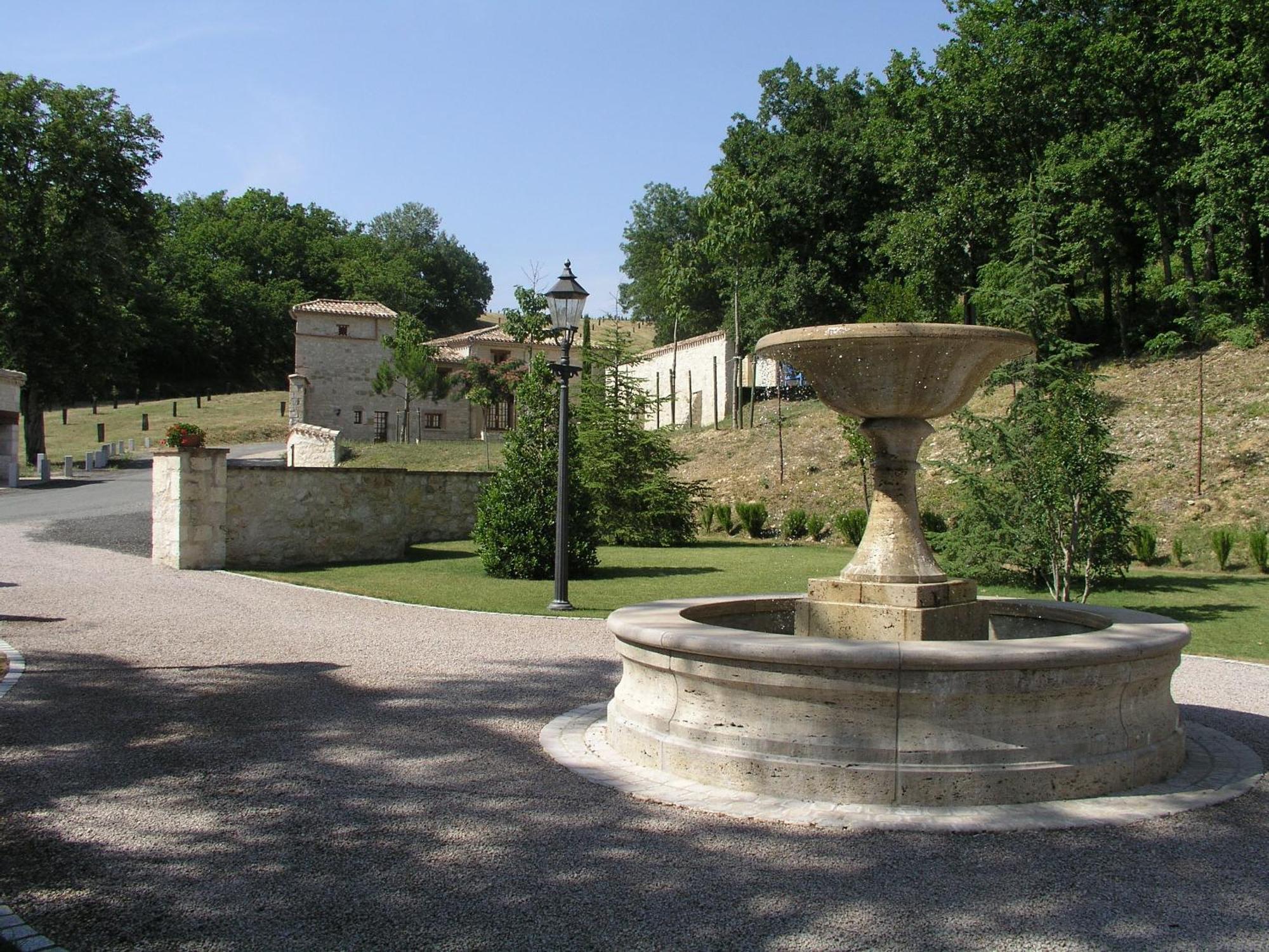 Chateau Lecusse - La Grande Roche - Hotel, Spa, Boutique & Restaurant Broze Bagian luar foto