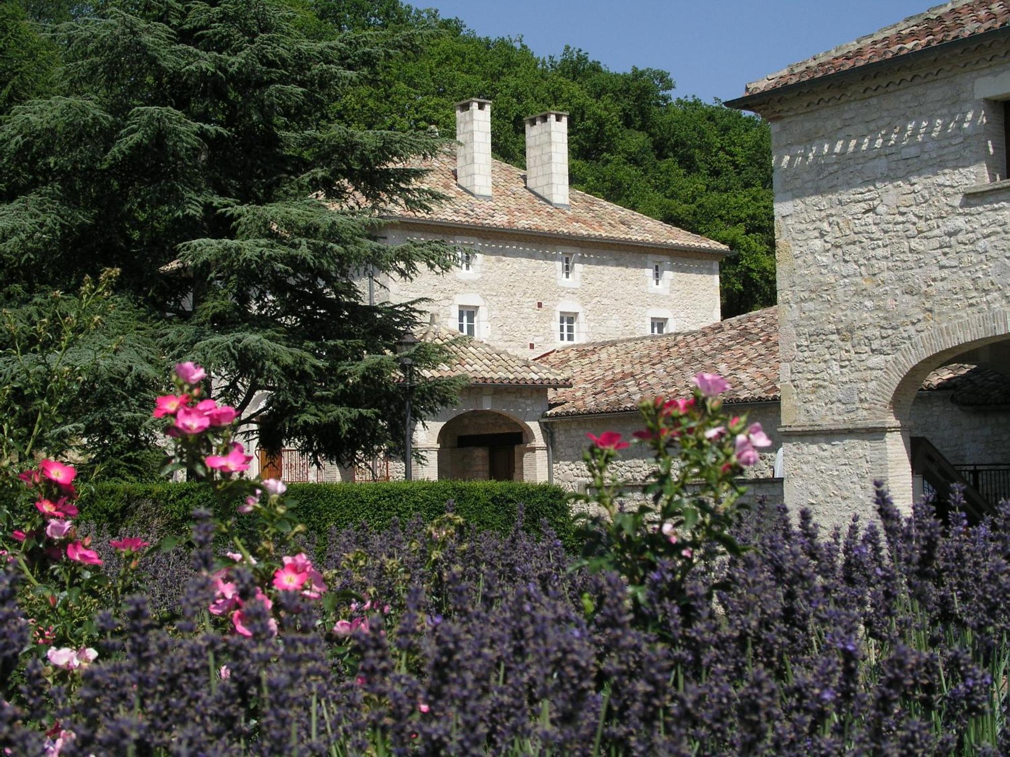 Chateau Lecusse - La Grande Roche - Hotel, Spa, Boutique & Restaurant Broze Bagian luar foto